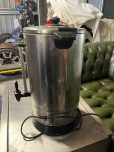 FINE ELEMENTS STAINLESS STEEL HOT WATER URN (ITEMS LOCATED IN CROYDON AND WILL NEED TO BE COLLECTED IN PERSON BY 17TH NOVEMBER TO AVOID STORAGE CHARGES)