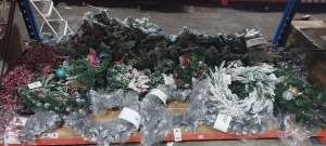 FULL BAY OF MIXED CHRISTMAS WREATHS AND DECORATIVE GARLAND'S IN GRAY AND GREEN SNOW EFFECT (NOTE SOME ITEMS CUSTOMER RETURNS)