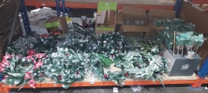 100+ PIECE MIXED CHRISTMAS LOT CONTAINNG CHRISTMAS WREATHS , ARTIFICIAL BOXWOOD SQUARE-BASED LIT TOPIARY 90CM HEIGHT ,LED LIGHT PULL WITH BULB'S , HANGING PAPER LIGHT UP LANTERNS, BUTTERFLY OUTDOOR CANDLES , ETC ON A FULL BAY