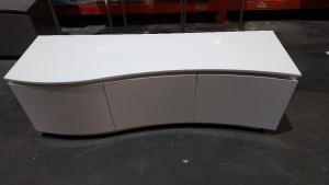 1 X BOXED LAZZARO WHITE HIGH GLOSS TV CABINET WITH LED INTERIOR ( W 140 X D 45 X H 45 CM ) ( PLEASE NOTE THIS IS CUSTMER RETURN )