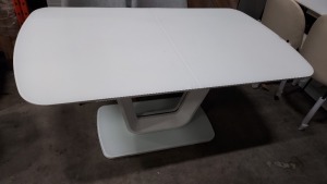 1 X BOXED LAZZARO DINING TABLE IN WHITE EXTENDING 1600/2000 X 900mm (PLEASE NOTE CUSTOMER RETURNS) - 3 BOXES