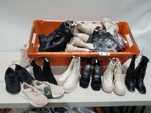 25 X PAIRS OF MIXED WOMEN'S BOOT'S CONTAINING MISS G CHNKLCE BOOTS IN CREAM SIZE 5/38 , SILDE ON HIGH HEEL SHOES IN BLACK SIZE 7 , DEMIX BOOTS IN BLACK SIZE 45 , ZIP HIGH HEEL BOOTS IN BLACK SIZE 5 ETC IN A BIG TRAY (TRAY NOT INCLUDED).