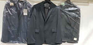 5 X BRAND NEW MIXED LOT JACKET/BLAZER LOT CONTAINING CHESTER BARRIE IN GREY SIZE 44 £240 - CHESTER BARRIE IN CHARCOAL SIZE 46 £225 - ALEXANDRE IN BLACK SIZE 52 £235 - ETC