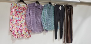 10 X PIECE CLOTHING LOT CONTAINING VARIOUS WOMEN'S CLOTHING SUCH AS SUMMER PONCHO WATER SWIRL PRINT TOP LARGE , NANCYMAC SHORT FINE KNIT CARDIGAN ONE SIZE , ROSEMUNDE WRAP TOP BLACK & YELLOW SIZE 12 ETC TOTAL RETAIL WORTH £300