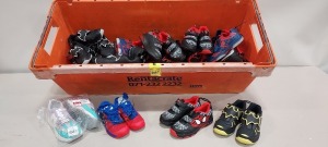25 X PAIRS OF MIXED KIDS SHOES CONTAINING SPIDERMAN SIZE 10 , BATMAN SIZE 2/34 , LIGHTNING MCQUEEN SIZE C6 , JET BABOLAR IN RED AND BLUE SIZE 1/33 CHUNKY SOLE LACE UP RUNNE IN PURPLE BLUE RED SIZE 7 ETC - IN A BIG TRAY (TRAY NOT INCLUDED).