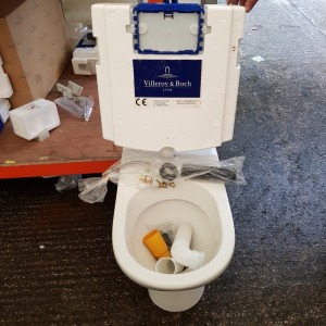 1 X BOXED VILLEROY AND BOCH FLOOR STANDING WC (4624R001) AND 1 X BOXED VILEROY AND BOCH CONCEALED CISTERN VICONNECT 2.0 ( 92093300) - BOX IS WATER DAMAGED