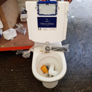 1 X BOXED VILLEROY AND BOCH FLOOR STANDING WC (4624R001) AND 1 X BOXED VILEROY AND BOCH CONCEALED CISTERN VICONNECT 2.0 ( 92093300) - BOX IS WATER DAMAGED