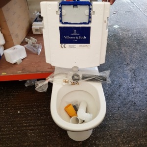 1X UNBOXED VILLEROY AND BOCH FLOOR STANDING WC (4624R001) AND 1 X BOXED VILEROY AND BOCH CONCEALED CISTERN VICONNECT 2.0 ( 92093300) -