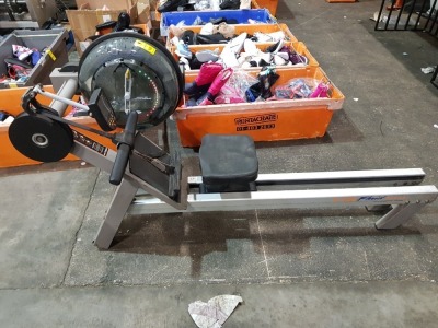 1 X FIRST DEGREE FITNESS E-520 FLUID ROWING MACHINE