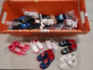 30 PIECE MIXED KIDS SHOE LOT CONTAINING BATMAN TRAINERS, MINI MOUSE TRAINERS, SPIDERMAN TRAINERS, KARRIMOR, ETC IN VARIOUS STYLES AND SIZES - EX SHOP DISPLAY