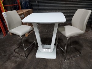 1 X LAZZARO BAR TABLE IN WHITE SIZE L 78 W 77 H 100 CM WITH 2 LEATHER LOOK BAR CHAIRS IN CREAM