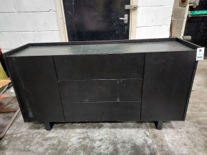 1 X 2 DOOR 3 DRAWERS SIDEBOARD SIZE L 160 W 45 H 86 CM IN BLACK ( NOTE CUSTOMER RETURNS)