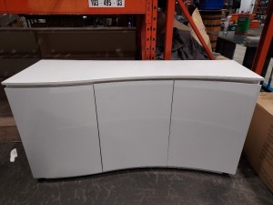 1 X BOXED LAZZARO CURVED SIDEBOARD IN WHITE WITH LED STRIP LIGHTS -SIZE 150 X 50 X 81CM (PLEASE NOTE CUSTOMER RETURNS)