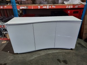 1 X LAZZARO CURVED SIDEBOARD IN WHITE WITH LED STRIP LIGHTS -SIZE 150 X 50 X 81CM (PLEASE NOTE SOME DAMAGE TO OUTSIDE LEFT PANEL / CUSTOMER RETURNS)