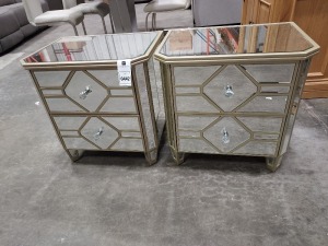 2 X BEDROOM PAIR OF MIRRORED 2 DRAWER BEDSIDE TABLES SIZE W 55 D 40 H 56 CM (NOTE CUSTOMER RETURNS)