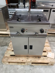 1 X LINCAT COMMERCIAL ELECTRIC 400V DOUBLE DEEP FAT FRYER SN 30115781 (NOTE IN WORKING CONDITION)