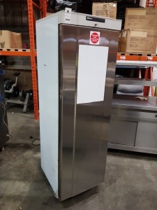 1 X GRAM SINGLE STAINLESS FRIDGE ON WHEELS WITH 6 SHELVES SIZE H190 D63 W60 CM