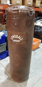 1 X BRAND NEW LONSDALE LONDON HEAVY DUTY PUNCHING BAG IN BROWN