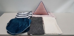 LARGE QUANTITY OF MIXED BRAND NEW LOT CONTAINING CUSHOO FOOT REST BEAN BAG COVERS IN GREY AND PINK , TRIANGULAR CUSHION IN PINK/BLUE , RHOOM BLACK AND WHITE LINED CUSHION COVERS , RHOOM HEAD REST COVERS IN BLACK AND WHITE ETC ON A FULL BAY IN 8 BOXES,