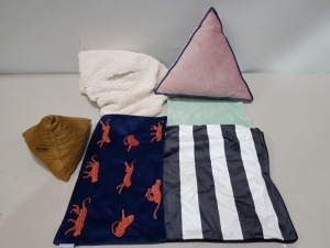 LARGE QUANTITY OF MIXED BRAND NEW LOT CONTAINING TRIANGULAR PINK AND BLUE CUSHIONS , RHOOM CUSHION COVERS IN BLACK AND WHITE YELLOW AND GREEN , LARGE PLASTIC BLACK MAILING BAGS , RHOOM CUSHION COVERS IN BLUE WITH LEOPARD AND ORANGE ETC ON A FULL BAY IN 1