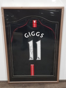 1 X RYAN GIGGS SIGNED MANCHESTER UNITED NO.11 AWAY SHIRT (2007 - 2009 ) NO CERTIFICATE ( NOTE-GLASS INTACT AND CELLOTAPE MARKS ON FRAME AND INSIDE GLASS )