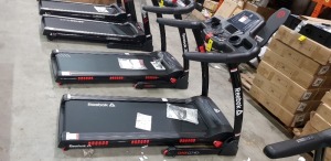 1 X REEBOK ONE GT40S TREADMILL - INCLUDES ATTACHMENTS AND LUBE OIL ( FULLY WORKING - TESTED ) - 36 PRE- SET WORKOUTS - 12 INCLINE LEVELS - 10 MPH MAX SPEED - HAND PULSE SENSOR - PLEASE NOTE THIS IS CUSTOMER RETURN