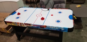 1 X BOXED DONNAY 6 FOOT AIR HOCKEY TABLE - INCLUDES 2 PUSHERS AND 2 PUCKS AND AN ELECTRONIC SCORE COUNTER PLAY FIELD SIZE 180.5 CM X 88.8 CM - PLEASE NOTE THIS IS CUSTOMER RETURN