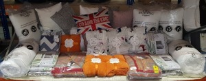 30+ BRAND NEW MIXED BEDDING LOT THIS INCLUDES THE FINE BEDDING COMPANY SMARTDOWN PILLOW'S SIZE 74 X 48CM , DEYONGS ULTRA PLUSH PRINTED THROWS IN WHITE WITH STAG DESIGN SIZE 140 X 180CM , FUSION DUVET COVER SET'S SIZE SINGLE 135 X 200CM IN WHITE /GREEN ,