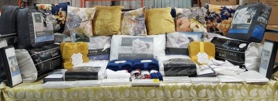 30+ BRAND NEW MIXED BEDDING LOT THIS INCLUDES LUXURY BOUNCE BACK DUVET'S SIZE KING SIZE 230 X 220CM , THE FINE BEDDING COMPANY SPUNDOWN DUVETS SIZES SUPERKING AND DOUBLE , LUXURY QUILTED MATTRESS PROTECTOR'S , VICTORIA LONDON PURE SILK PILLOWCASE'S SIZE 5