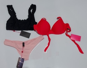 100 X BRAND NEW MIXED CLOTHING LOT CONTAINING SOUTH BEACH LIGHT CORAL PINK MIX AND MATCH BIKINI BOTTOMS / SOUTH BEACH VICKY NEON PINK BIKINI TOP / SOUTH BEACH BLACK SHOULDER STRAP BIKINI TOP - IN VARIOUS COLOURS AND SIZES TO INCLUDE UK 8 / 12 / 14