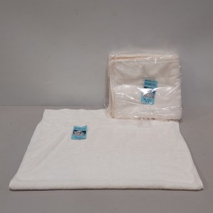 30 X BRAND NEW MUSBURY SOFT 'N' DRY BATH TOWELS IN IVORY COLOUR (SIZE : 70 X 127 CM ) - IN 1 BOX