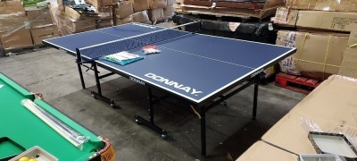 1 X BUILT DONNAY INDOOR / OUTDOOR TABLE TENIS TABLE- INCLUDES NET / 2 BATS / 3 BALLS / OUTDOOR COVER SIZE : 275 CM X 153 CM X 76 CM HEIGHT