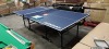 1 X BUILT DONNAY INDOOR / OUTDOOR TABLE TENIS TABLE- INCLUDES NET / 2 BATS / 3 BALLS / OUTDOOR COVER SIZE : 275 CM X 153 CM X 76 CM HEIGHT