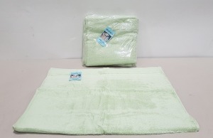 30 X BRAND NEW MUSBURY SUPERSOFT N DRY BATH TOWELS - ALL IN GREEN COLOUR ( SIZE : 70 X 127 CM ) - IN 1 BOX