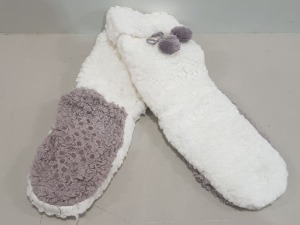 30 X BRAND NEW LOUNGEABLE BOUTIQUE LONG WOOLY SOCKS IN WHITE AND BROWN WITH GRIP SOLES - ALL IN SIZE UK 3- 5 - IN 1 TRAY