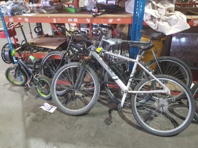 4 PIECE MIXED BIKE LOT CONTAINING 1X RALEIGH MOUNTAIN BIKE - APOLLO MOUNTAIN BIKE 1X UNBRANDED - 1X SMALL KIDS BIKE