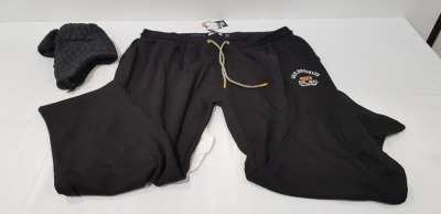15 X BRAND NEW MIXED LOT CONTAINING 9 BRAVE SOUL MENS LUXURY HATS IN BLACK, 6 DUKE MENS BLACK KING SIZED JOGGERS (TOTAL RRP £379) IN ONE TRAY- TRAY NOT INCLUDED