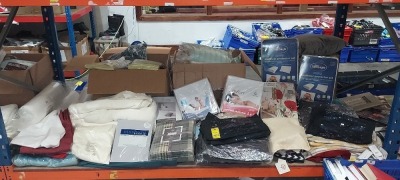 200 X BRAND NEW MIXED BEDDING LOT TO INCLUDE - LODGE KING SIZE DUVET COVER SET - CARETEX MATTRESS PROTRECTORS - VARIOUS SINGLE- DOUBLE FITTED SHEETS - CATHERINE LANSFIELD KINGSIZE DUVET SET - VARIOUS PILLOWS AND LARGE AMOUNT OF PILLOW CASES ETC