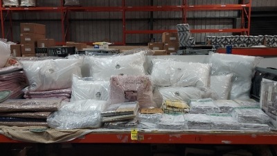 200+ PIECE MIXED LOT CONTAINING GOOSE FEATHER DOWN PILLOWS , SOFT AND COSY KING SIZE DUVET SETS, SINGLE DUVET SETS, BELFIELD LINED CURTAINS, BATH MATS, LAUNDRY BAGS, TEA TOWELS, ETC ON FULL BAY