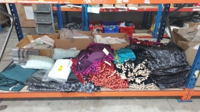 200 + BRAND NEW MIXED LOT CONTAINING CURTINA 100% COTTON PILLOWCASES IN VARIOUS COLOURS AND DESIGNS - POMPOM IN MINT 30 X 40 CUSHIONS - FULL BOX OF HOTEL SLIPPERS IN WHITE - FULL BOX OF FACE SHIELD DIRECT SPLASH PROTECTION ETC ON A FULL BAY