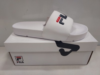 5 X BRAND NEW MENS FILA SLIDERS IN WHITE IN SIZES 3 X UK 11, 1 X UK 12, 1 X UK 8 - TOTAL RRP £149.95 - ON ONE SHELF
