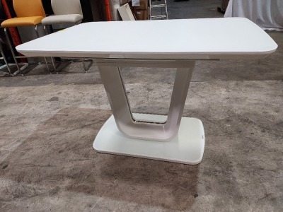 1 X EXTENDABLE LAZZARO DINING TABLE IN WHITE- 120CM/160CM- NOTE CUSTOMER RETURNS