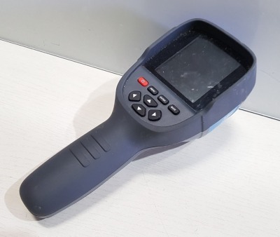 TOPDON INFRARED THERMAL IMAGING HANDHELD IMAGING CAMERA HEATING DETECTOR (RANGE -20 DEGREES C TO 450 DEGREES C) - NO CHARGER BUT UNIT DID POWER UP AS HAD LOW BATTERY REMAINING