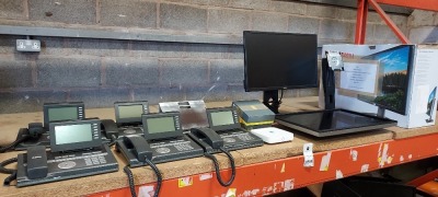 MISC 8 PC IT LOT IE. DELL ULTRA SHARP 24 MONITOR (WITH ORIGINAL BOX), DELL MONITOR, 5 X UNIFY DESK PHOTOS & 4GEE ROUTER