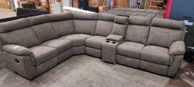 1 X 6 SEATER MODULAR SECTIONAL FABRIC CORNER SOFA WITH MANUAL RECYLINERS - WITH CENTRE CONSOLE / CUP HOLDERS AND STORAGE - GREY COLOUR - NO BOX ( PLEASE NOTE THIS IS CUSTOMER RETURNS )