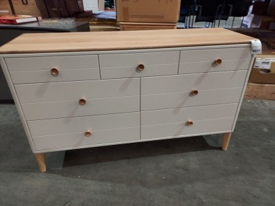 1 X VIDA LIVING MARLOW WIDE 7 DRAWER CHEST - IN CASHMERE OAK COLOUR (140 X 45 X 85 CM ) (PLEASE NOTE THIS IS CUSTOMER RETURN )