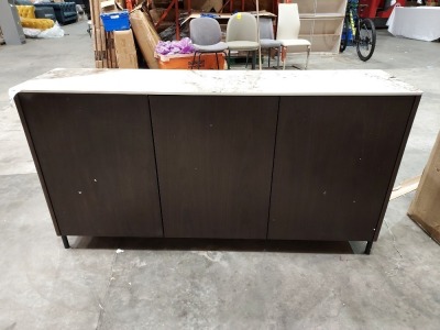 1 X VIDA LIVING ARIYA3 DOOR SIDEBOARD WITH GLOSS PANDORA CERAMIC TOP - DARK WALNUT FRONT ( 1660 X 46 X 81 CM ) *** THIS ITEM CANNOT BE PACKED FOR HAULAGE - AS TOP IS CERAMIC - COLLECT IN PERSON ONLY *** (PLEASE NOTE THIS IS CUSTOMER RETURN )