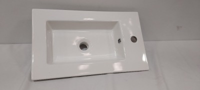 45 X BRAND NEW 560 SLIM CERAMIC BASINS - ( CODE 812) - ( 56 X 34 X 13 CM ) - ON 1 PLT