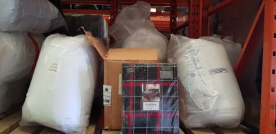 14 X PIECE MIXED BRAND NEW BEDDING LOT TO INCLUDE 7X MUSBURY DANIELSON KINGSIZE DUVET COVERS SET AND 7X 10.5 TOG DUVETS