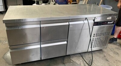 STAINLESS STEEL LINOMAX UNDERCOUNTER REFRIDGERATOR ***PLEASE NOTE ASSETS LOCATED IN CROYDON AND WILL REQUIRE COLLECTION IN PERSON BY FRIDAY 21ST JUNE TO AVOID STORAGE CHARGES***
